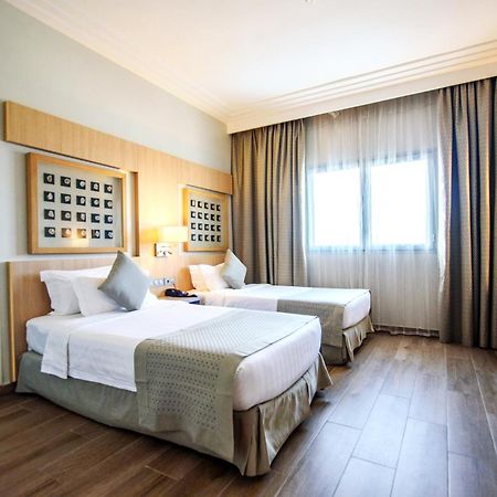 Hotel Golden Tulip Le Diplomate Cotonou Exterior foto