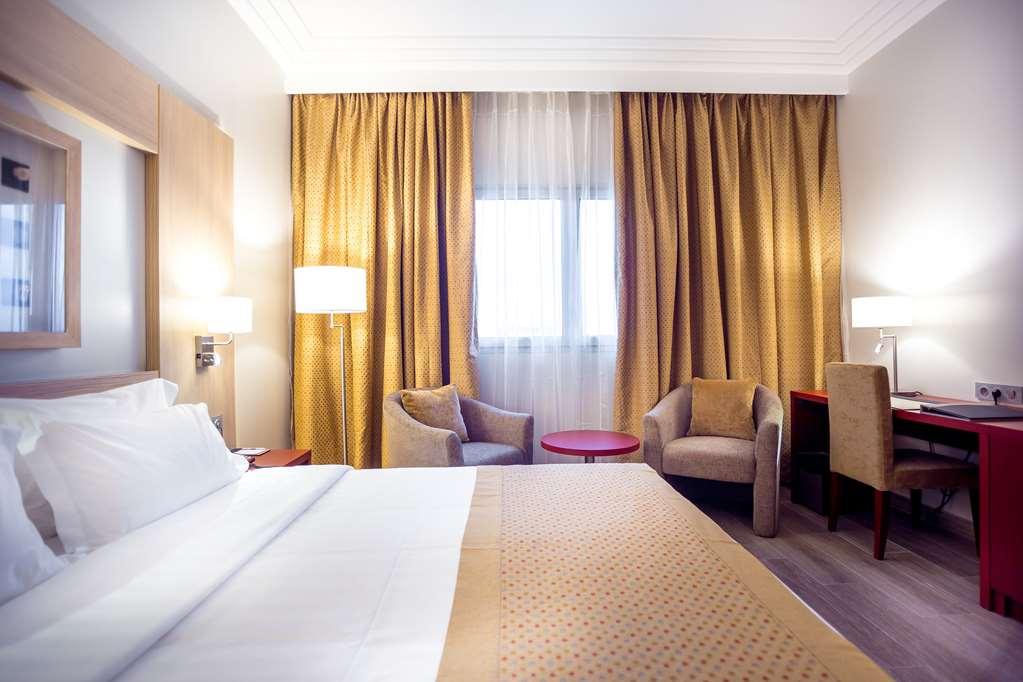 Hotel Golden Tulip Le Diplomate Cotonou Zimmer foto