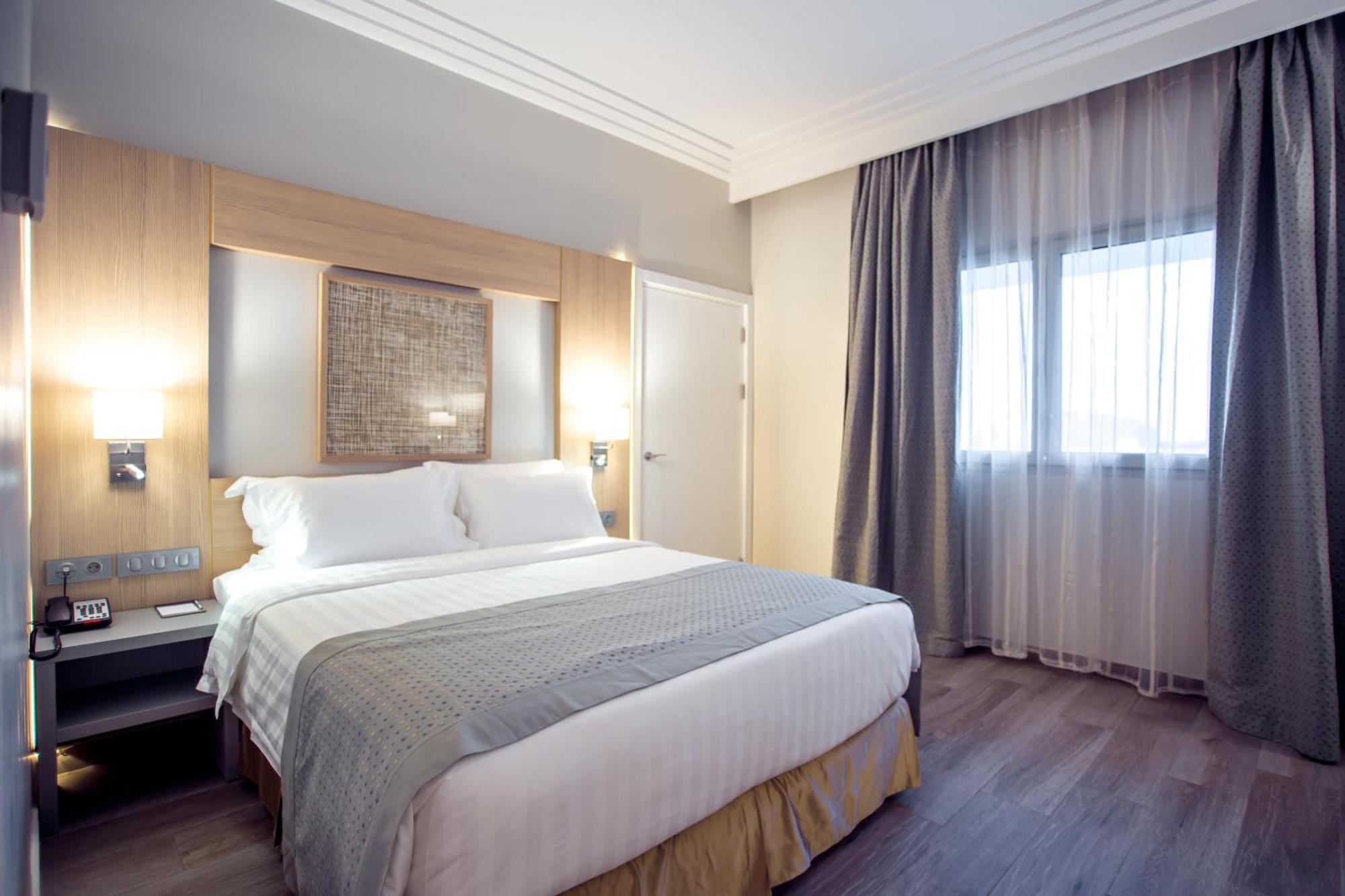 Hotel Golden Tulip Le Diplomate Cotonou Exterior foto