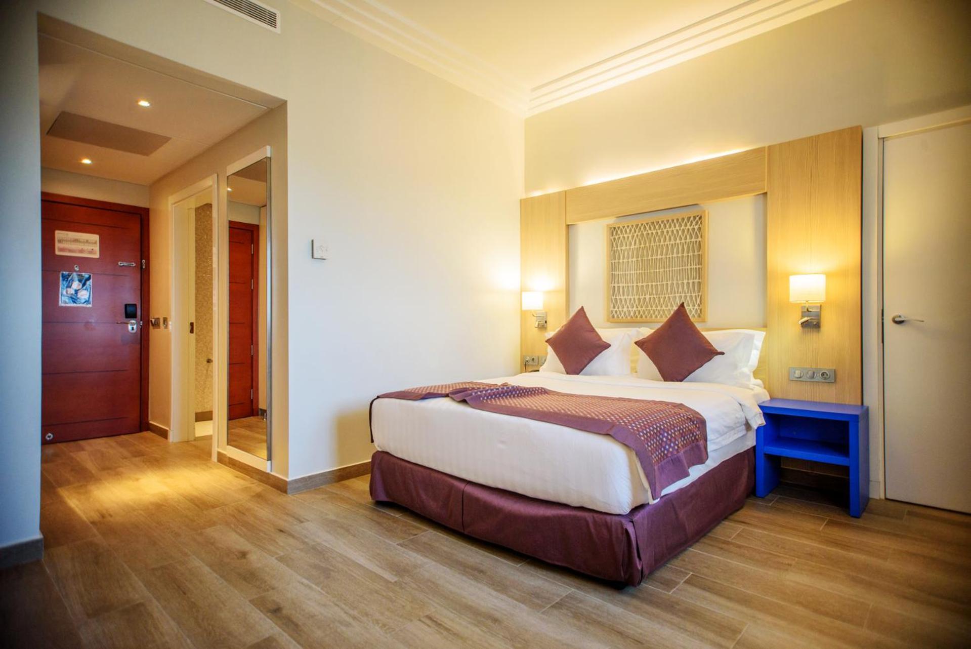 Hotel Golden Tulip Le Diplomate Cotonou Exterior foto