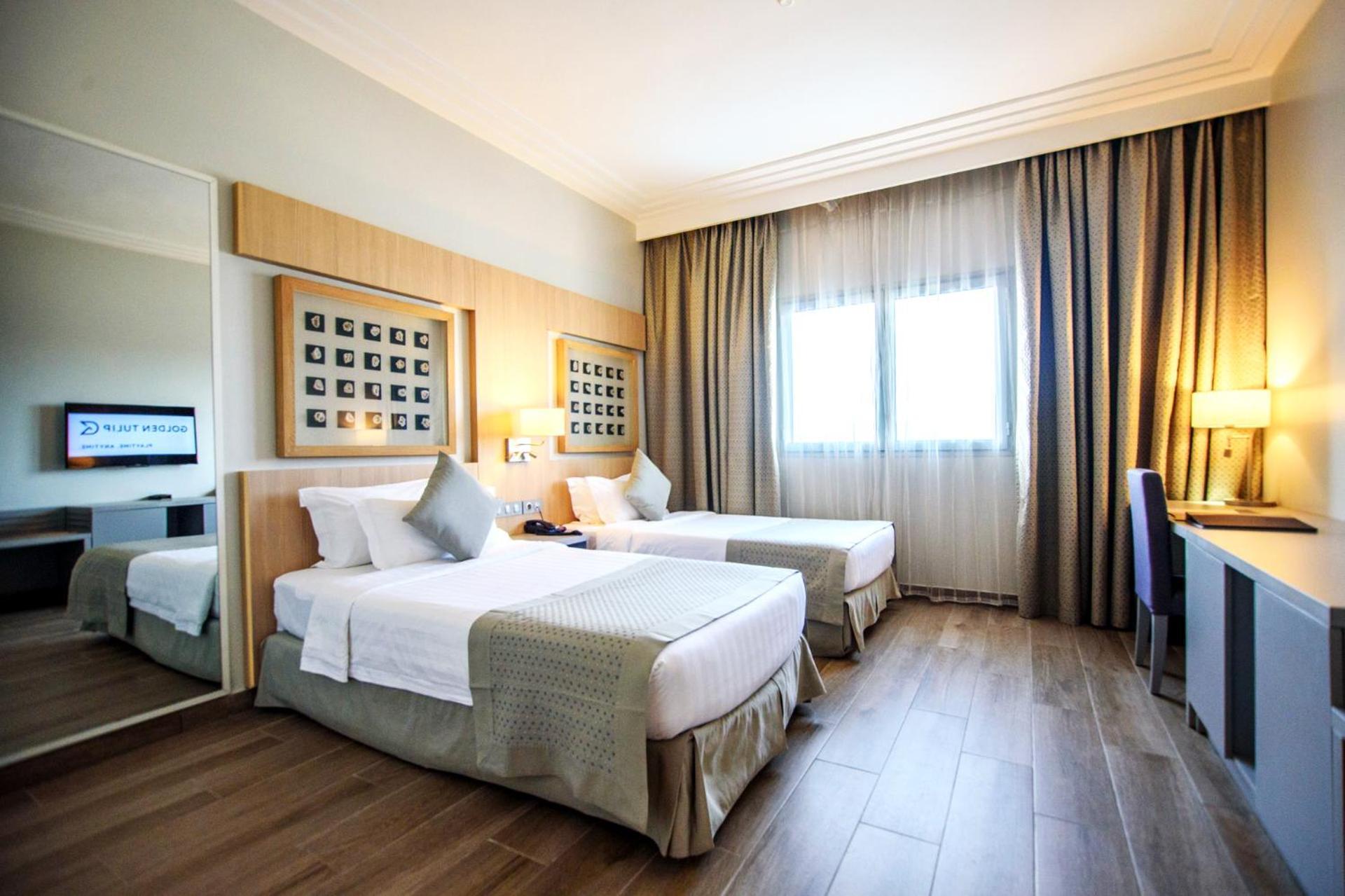 Hotel Golden Tulip Le Diplomate Cotonou Exterior foto