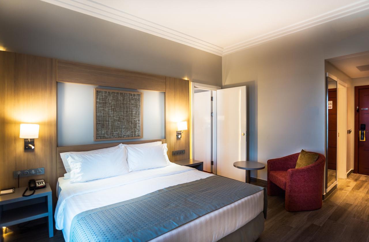 Hotel Golden Tulip Le Diplomate Cotonou Exterior foto