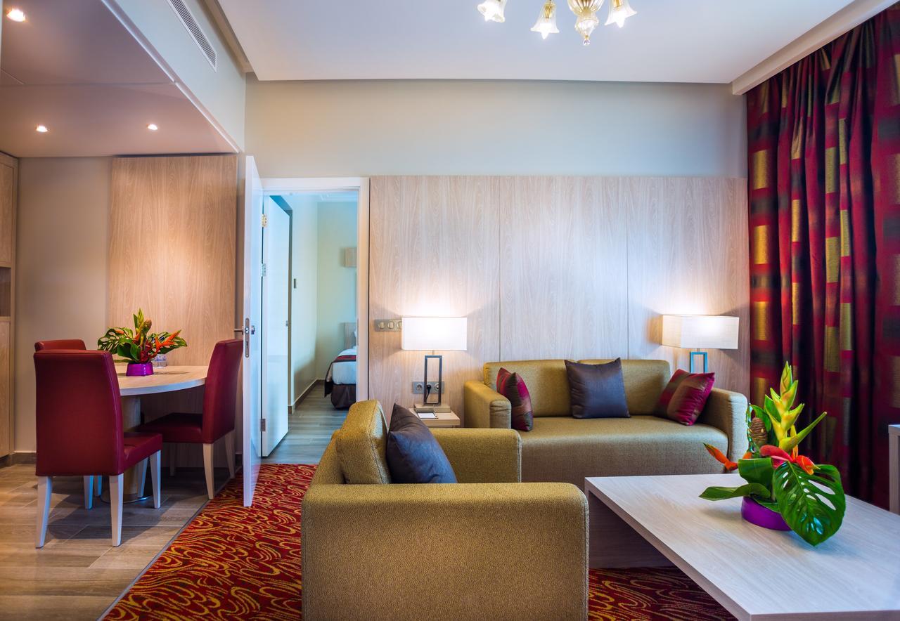 Hotel Golden Tulip Le Diplomate Cotonou Exterior foto