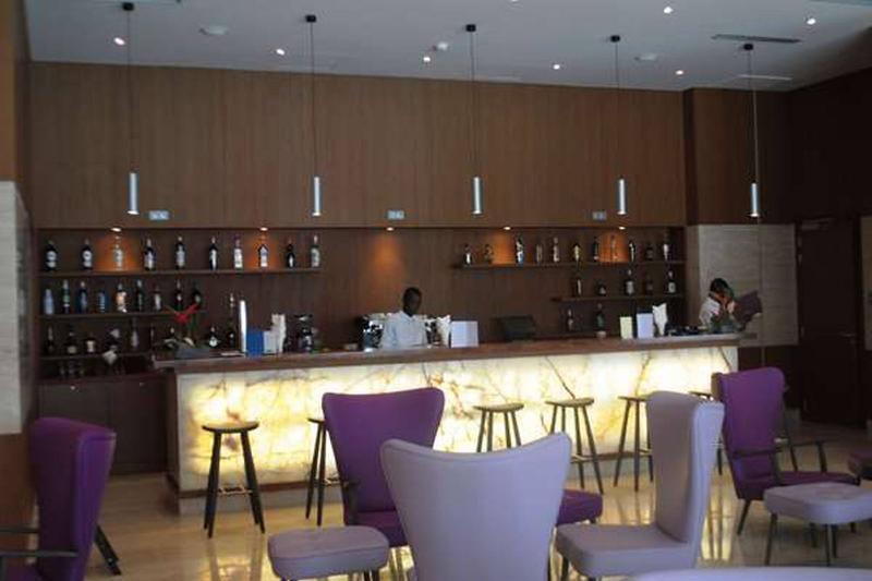 Hotel Golden Tulip Le Diplomate Cotonou Exterior foto