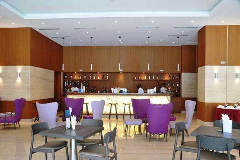 Hotel Golden Tulip Le Diplomate Cotonou Exterior foto